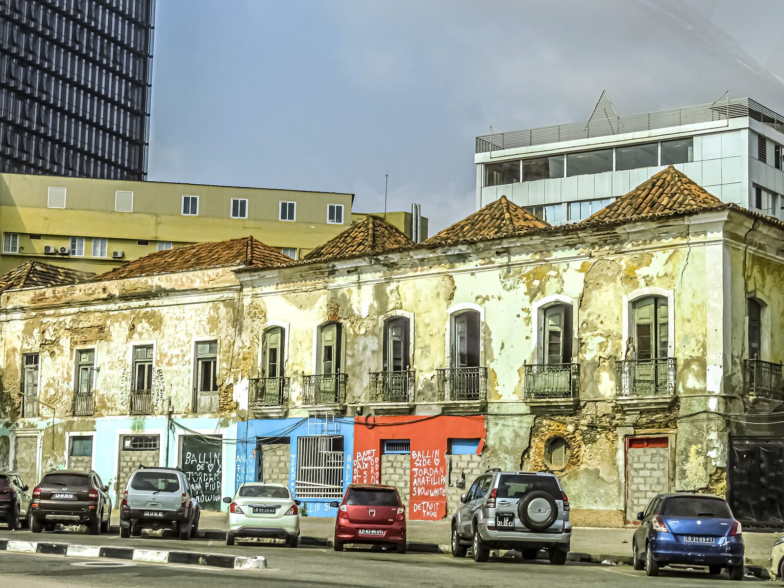 Angola limanında konteyner terminali